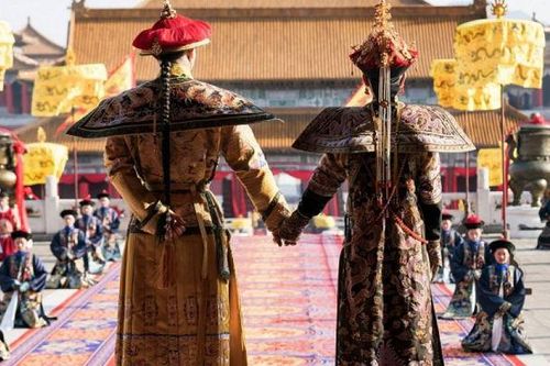 Bí mật bên trong túi gấm lì xì đầu xuân của hoàng đế nhà Thanh