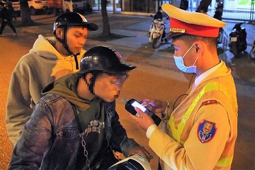 Tăng cường xử lý vi phạm nồng độ cồn từ đêm giao thừa Tết Quý Mão