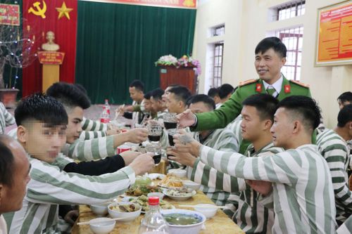 Bữa cơm tất niên gieo khát vọng hoàn lương cho phạm nhân