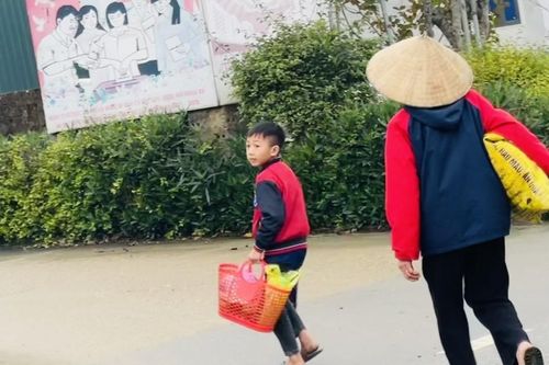 Ấm áp phiên chợ quê ngày Tết