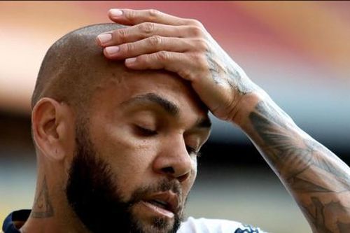 Huyền thoại Barca và Brazil bị bắt vì quấy rối tình dục