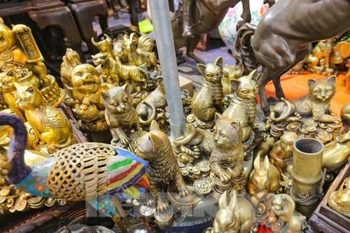 Ngày cuối thảnh thơi, đi chợ Tết mua đồ cổ, đồ cũ