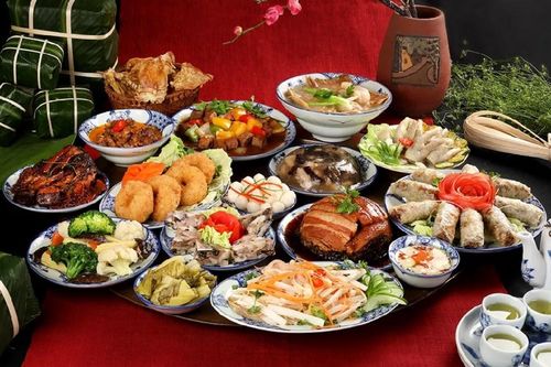 Chuyên gia bày 'bí kíp' ăn uống đảm bảo sức khỏe ngày Tết