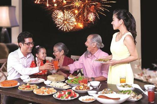 Đầm ấm bữa cơm đoàn viên chiều cuối năm