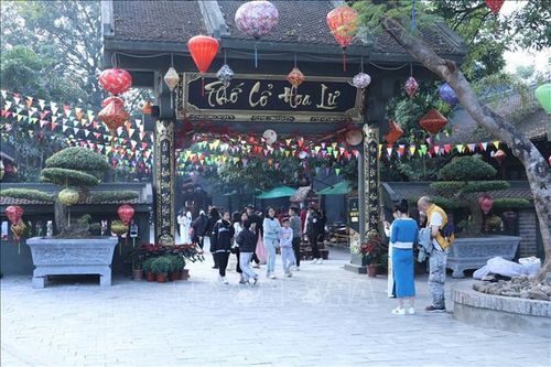 Xuân về trên đất Cố đô