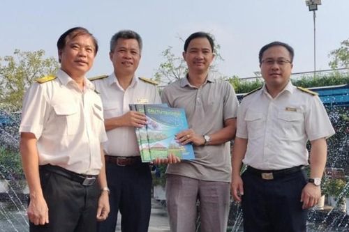 Báo Xuân Đầu tư Tài chính đến tay bạn đọc Đông Nam bộ
