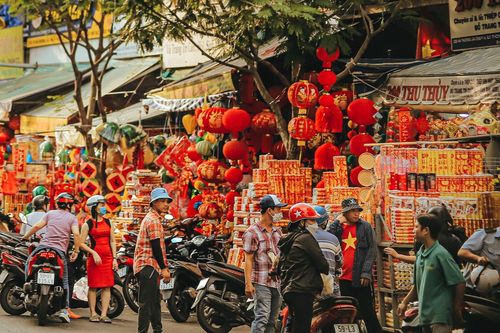 1001 chuyện lì xì ngày Tết: 'Ít thì chê, nhiều lại bảo dễ hỏng người'