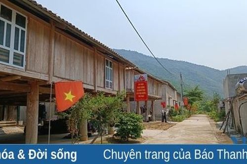 Xuân về trên bản Qua