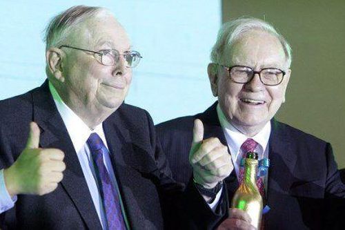 10 bài học về tiền bạc và hạnh phúc từ 'cặp bài trùng' Warren Buffett và Charlie Munger