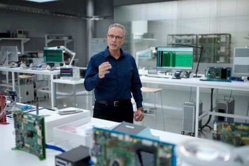 Apple có sẵn sàng từ bỏ Qualcomm để mua chip 'cây nhà lá vườn'?