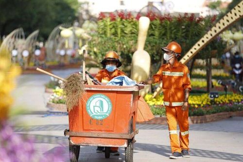 Những người ở lại thành phố đón Tết