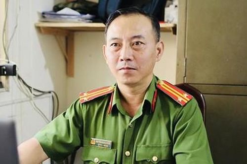 Anh Cảnh sát khu vực 'mê làm dâu trăm họ'