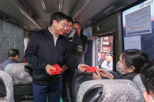 Bến xe, nhà ga phải tăng cường ứng dụng công nghệ để hấp dẫn hành khách