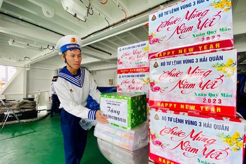 Tết xa nhà của người lính biển