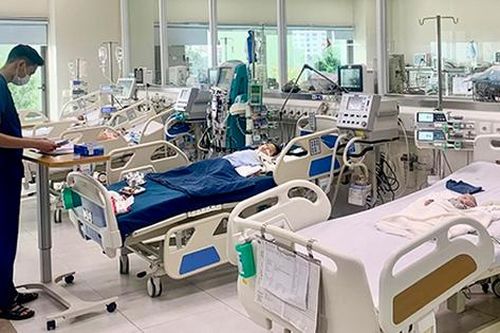 Liên tiếp trẻ bị tai nạn, ngộ độc trong những ngày giáp Tết