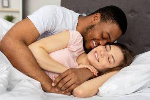 'Chuyện ấy' vào buổi sáng tốt hơn vào ban đêm?