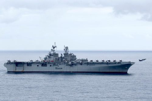 Siêu tàu đổ bộ tấn công mới nhất của Mỹ khiến nhiều tàu sân bay 'ngước nhìn'