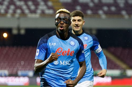 Tiền đạo Napoli lập kỷ lục ở Serie A