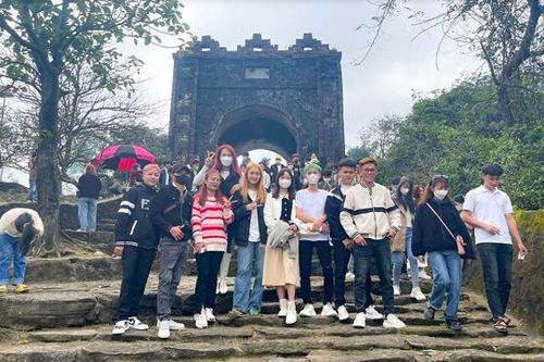 Đầu năm, du Xuân trên 'cổng trời'