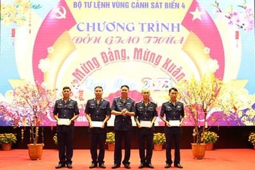 Vùng Cảnh sát biển 4 sôi nổi đêm Giao thừa chào Xuân Quý Mão 2023