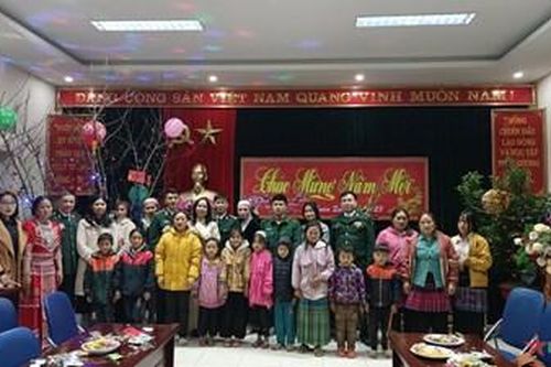 Đồn Biên phòng A Mú Sung phát thanh trực tiếp đêm đón Giao thừa Tết Quý Mão