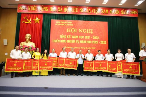 Nắm bắt thời cơ, tập trung nguồn lực cho giáo dục