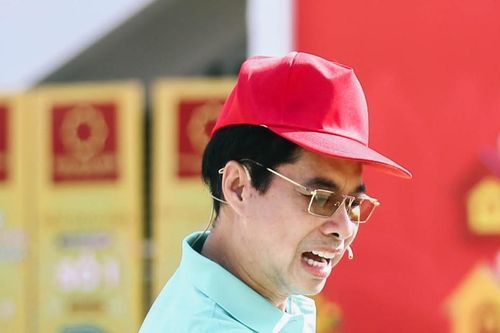 Ngọc Sơn nhớ về Tết đoàn viên còn đủ cha mẹ