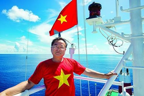 Cờ ở Trường Sa