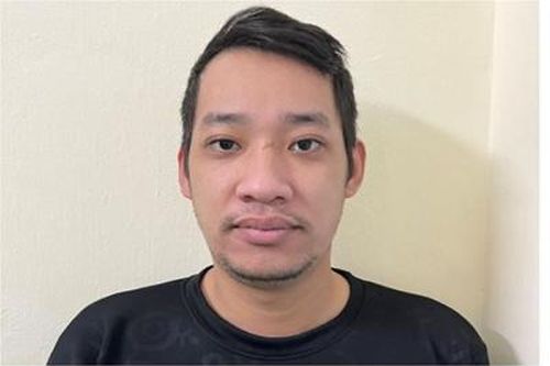 Nam shipper cướp điện thoại của người nước ngoài