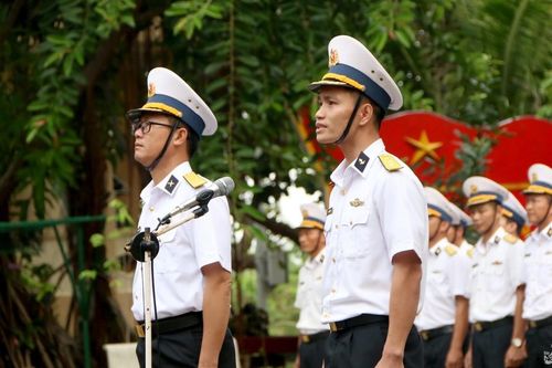 Trang nghiêm Lễ chào cờ đầu năm trên quần đảo Trường Sa