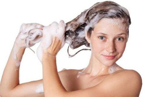 Mẹo hay giúp bạn tự phục hồi mái tóc hư tổn tại nhà