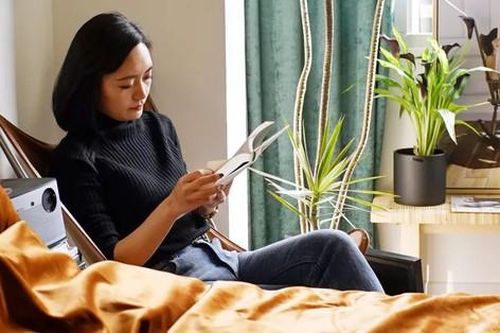 Cô gái độc thân cải tạo căn hộ 40m² thành không gian màu xanh ngập tràn sức sống để đón năm mới