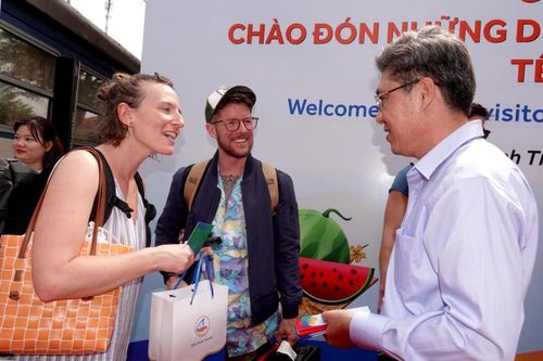 Bình Thuận: Đón hàng trăm du khách 'xông đất' đầu Xuân Quý Mão