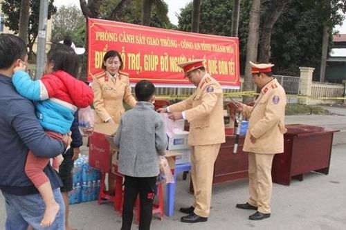 Hơn 60.000 người dân về quê đón Tết được CSGT Thanh Hóa hỗ trợ