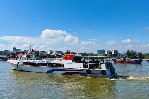 Thời tiết xấu, ít du khách ra tham quan đảo Lý Sơn và Cù Lao Chàm trong dịp Tết