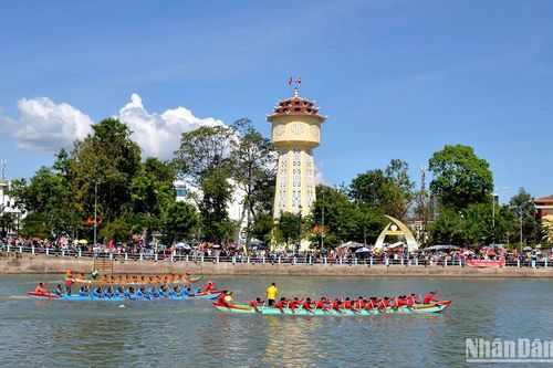 Tưng bừng Lễ hội đua thuyền trên sông Cà Ty, Xuân Quý Mão 2023