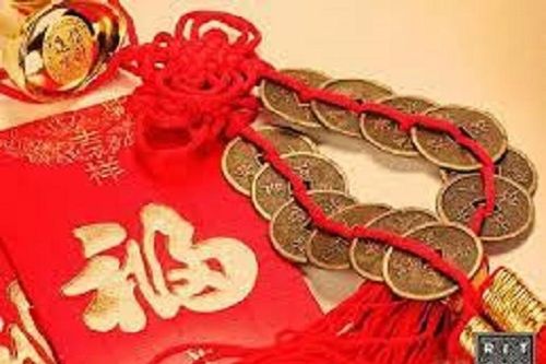 Truyền thống giả vờ từ chối nhận lì xì dịp Tết