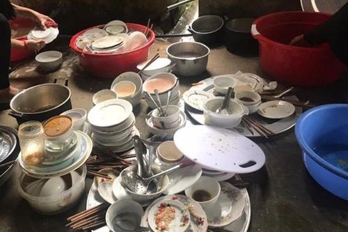 Mẹo rửa bát đĩa ngày Tết vừa nhanh vừa sạch, tiết kiệm thời gian