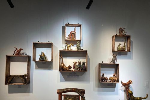 Mèo 'biến hình' trong hội họa Việt
