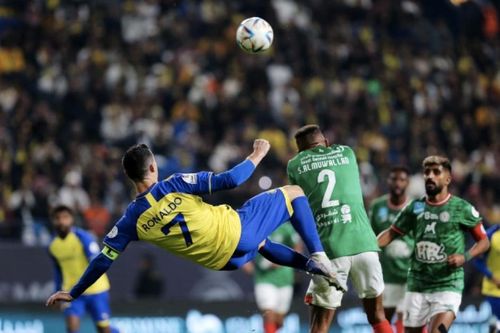 Mang băng thủ quân, Ronaldo gây thất vọng tại Ả Rập Xê-út