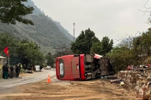 Khởi tố vụ án ô tô khách gây tai nạn làm 3 người tử vong, 2 người bị thương