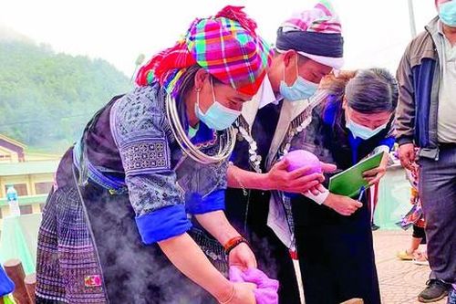 Xem người Mông đón Tết sớm