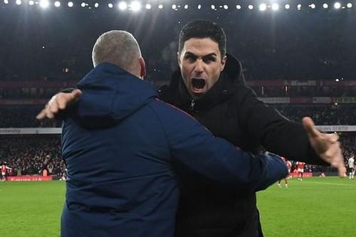 Hạ đẹp MU, Arsenal giành điểm số kỷ lục tại Ngoại hạng Anh