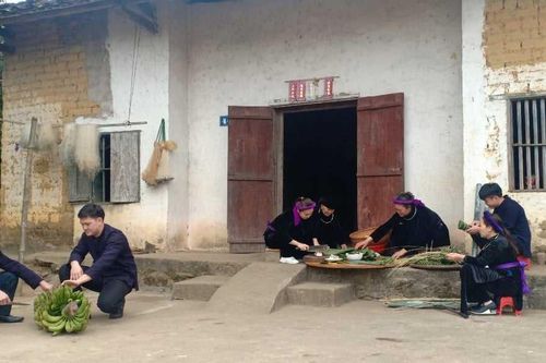 Độc đáo phong tục đón Tết của người Tày ở Quảng Ninh