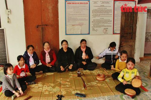 Ngày Xuân về quê cụ Hà Thị Cầu nghe hát xẩm