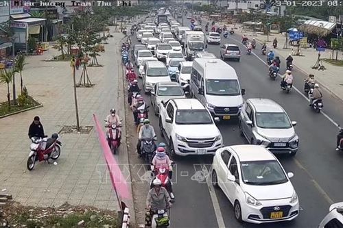 Mùng 2 Tết, BOT cầu Rạch Miễu nhiều lần xả trạm