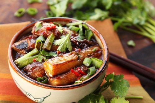 7 loại thực phẩm bạn nên tránh khi bị đau họng