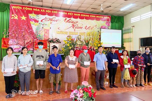 MTTQ các cấp H.Trảng Bom trao tặng gần 19 ngàn phần quà Tết Quý Mão 2023