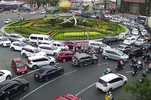 Ô tô tăng đột biến, cầu và phà Rạch Miễu kẹt cứng từ sáng mùng 2 Tết