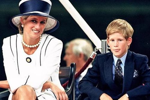 Harry tiết lộ hương nước hoa yêu thích của Công nương Diana